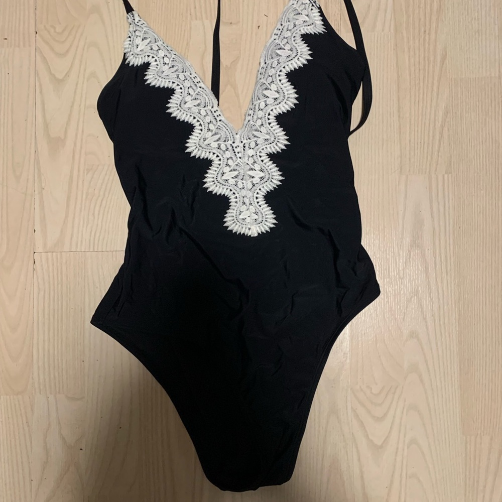 RELLECIGA Black Swimsuit with White Accents